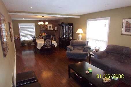 43 Stanwell Dr, Brampton, L6Z3Y8 | Image 2