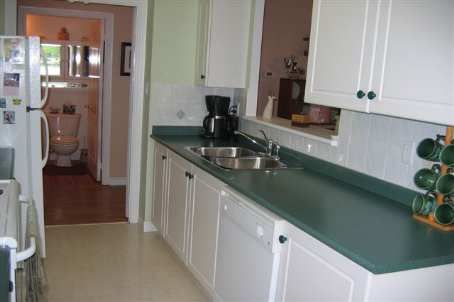 109 - 10 Dayspring Circ, Brampton, L6P1B9 | Image 2