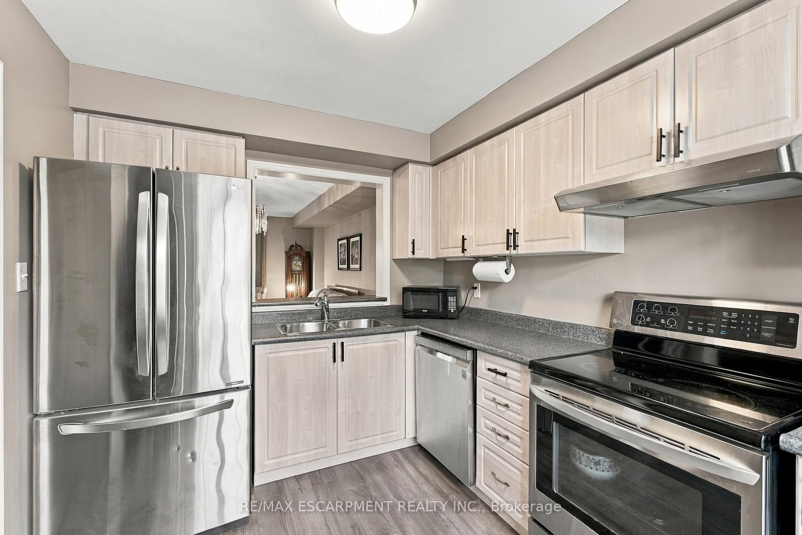 4200 Kilmer Drive • #3 • Burlington, ON photo 4