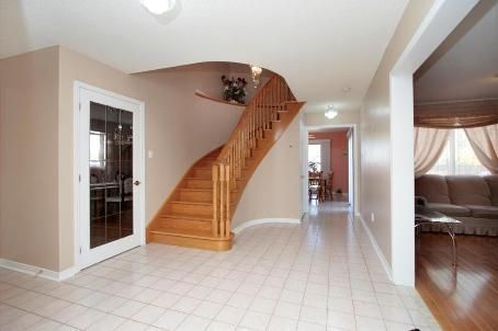 2801 Gulfstream Way, Mississauga, L5N6K2 | Image 2