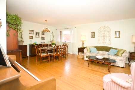 13 Theodore Dr, Mississauga, L5M1E5 | Image 2
