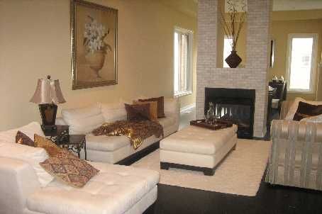 3935 Candlelight Dr, Mississauga, L5M8B3 | Image 2