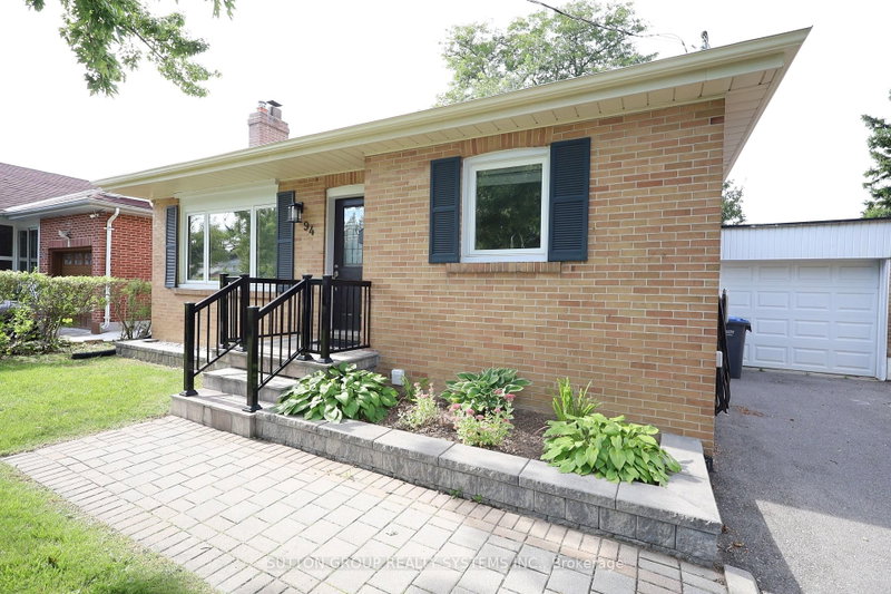 94 Harold St photo 4