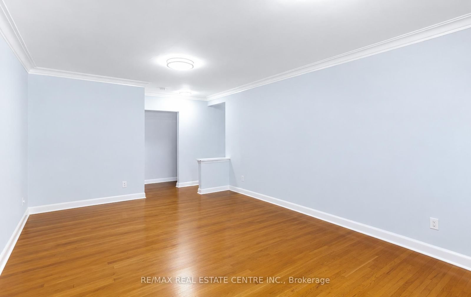 302 Southview Road • Oakville, ON photo 8