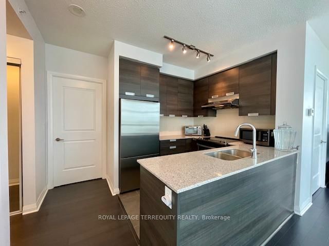 5033 Four Springs Ave photo 4