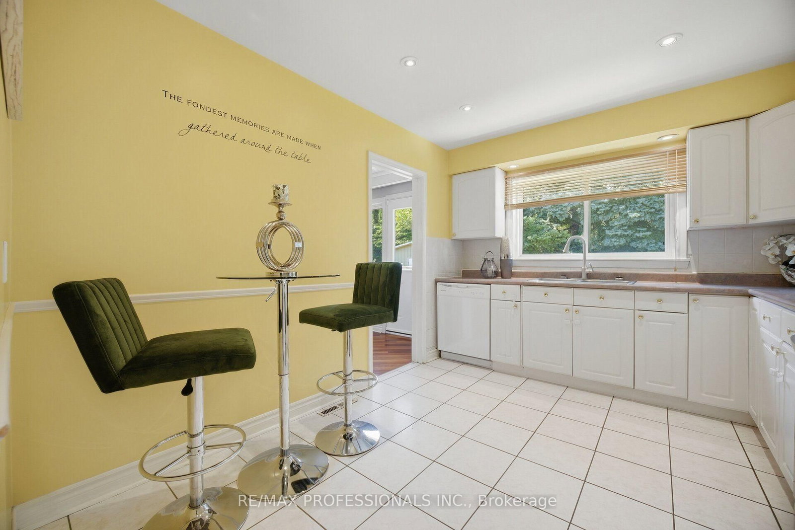 75 Sabrina Drive • Toronto, ON photo 8