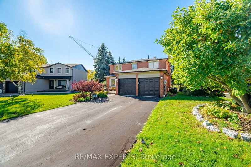 98 De Rose Ave photo 2