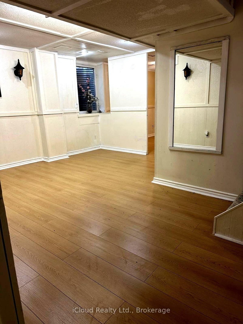 50 Denlow Dr photo 3
