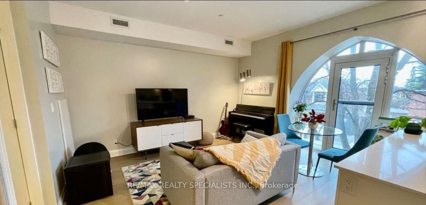 243 Perth Avenue, Unit 210