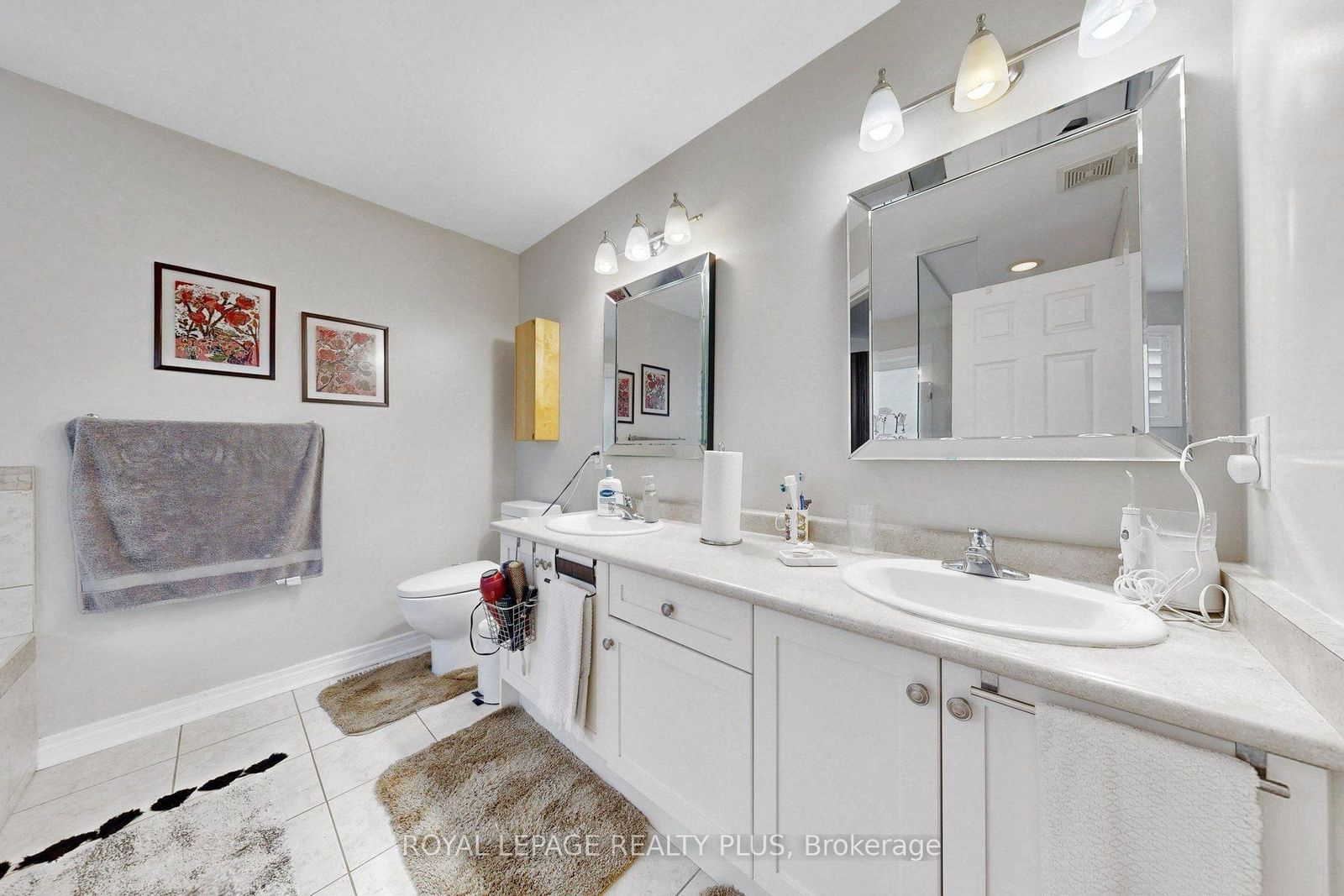 2182 Heathcliff Court • Oakville, ON photo 26