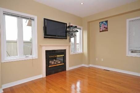 2587 Carberry Way, Oakville, L6M4R8 | Image 2