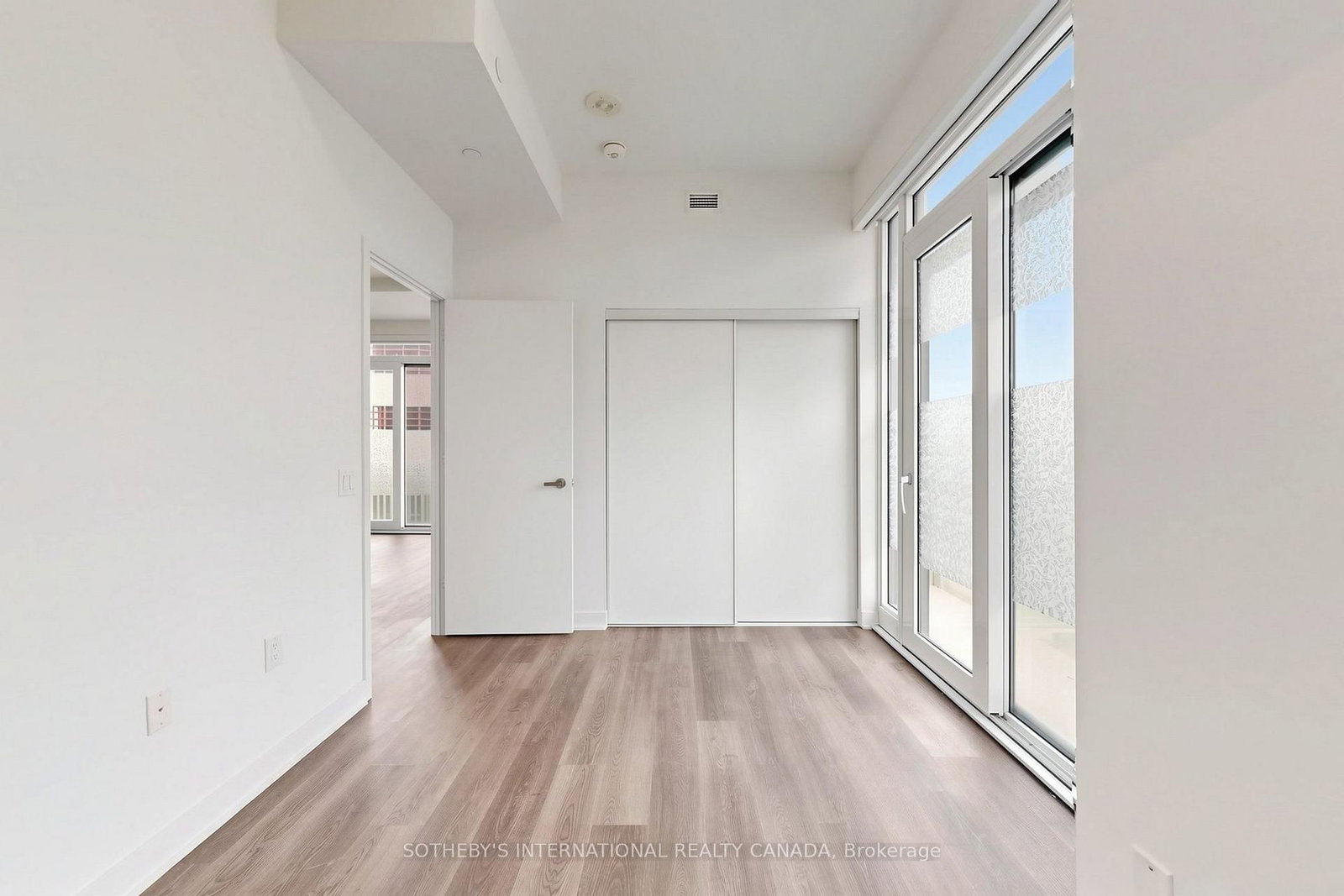1809-3900 Confederation Pkwy, Mississauga, view 18