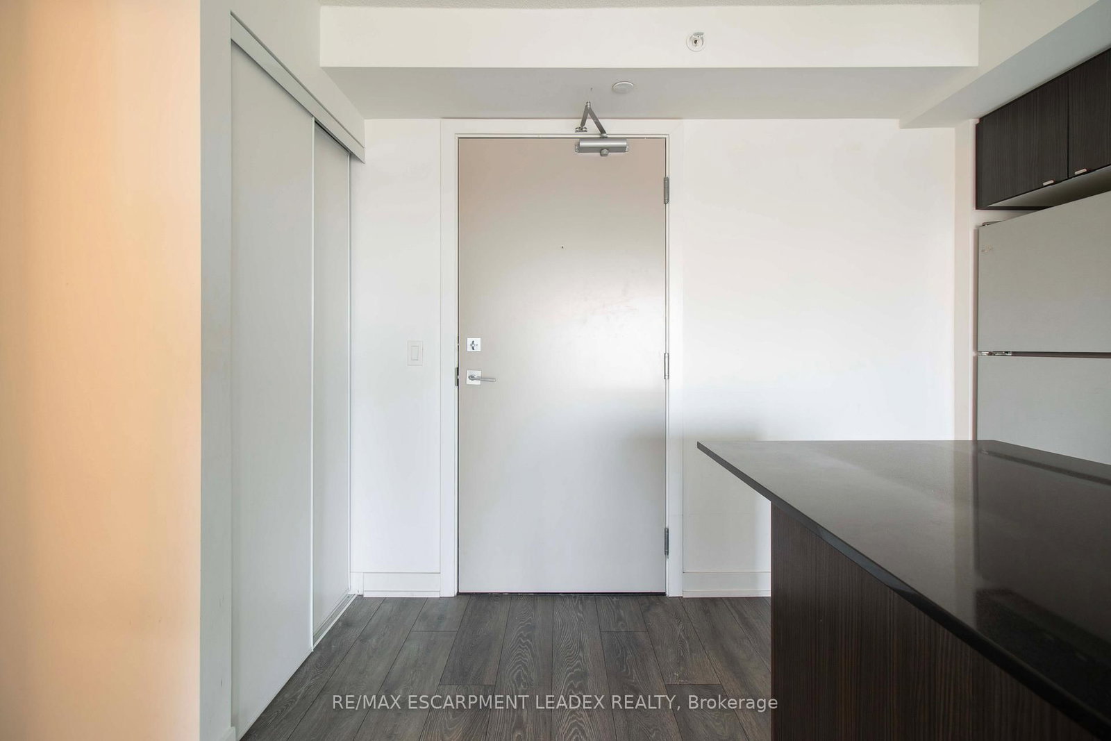 A405-1117 COOKE Blvd, Burlington, view 5