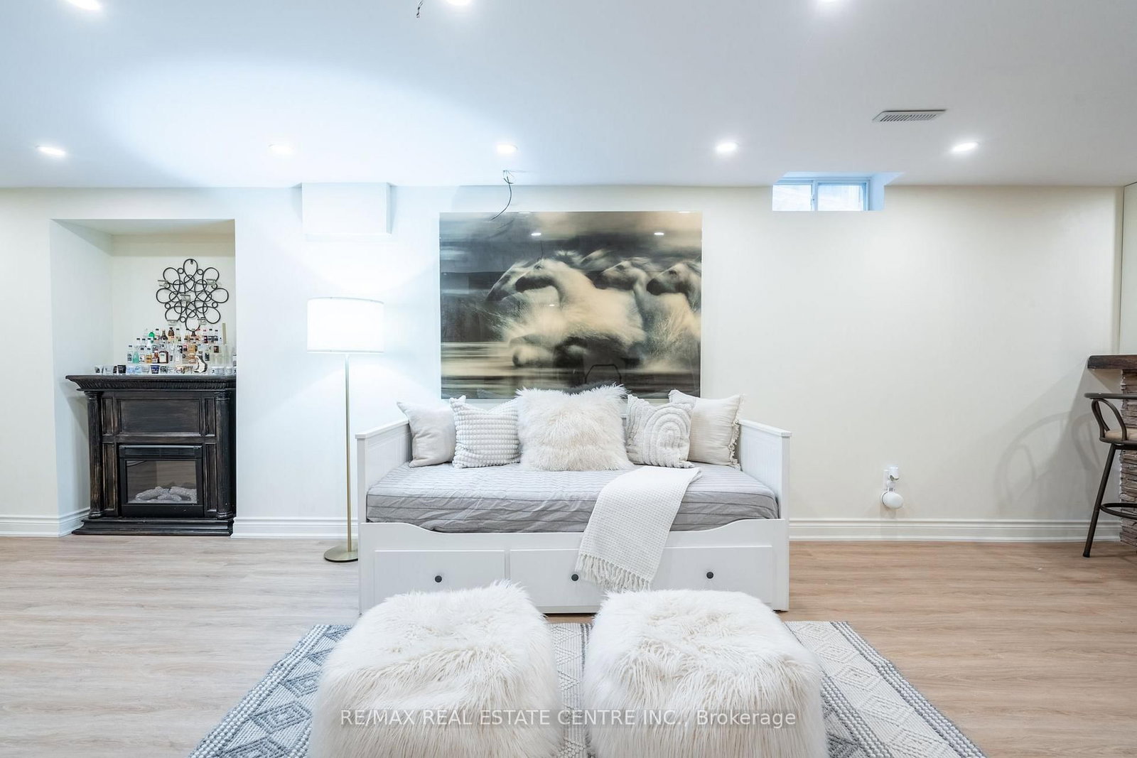 2064 Trillium Crt, Burlington, view 37