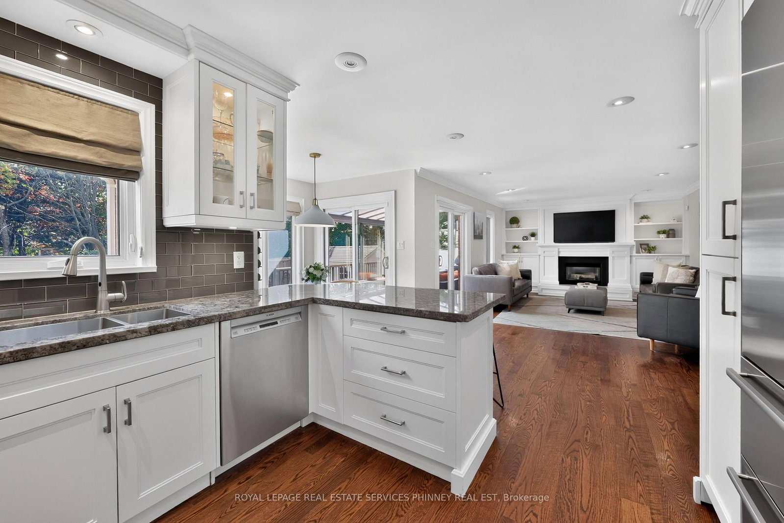 1012 Oak Meadow Road • Oakville, ON photo 13