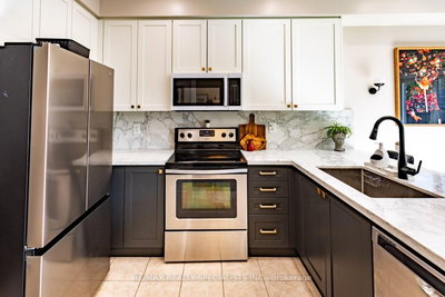2454 Montagne Avenue • Oakville, ON photo 7