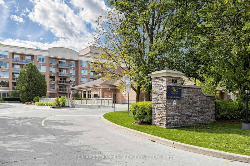 100 Burloak Dr photo 1