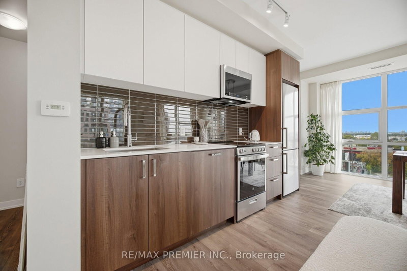 1787 St. Clair Ave W photo 4