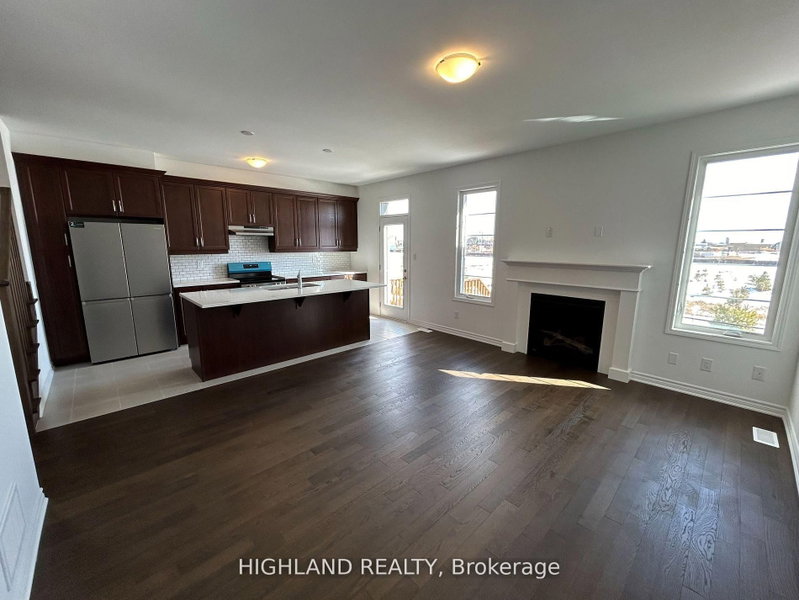 1186 Stacey Cres photo 4