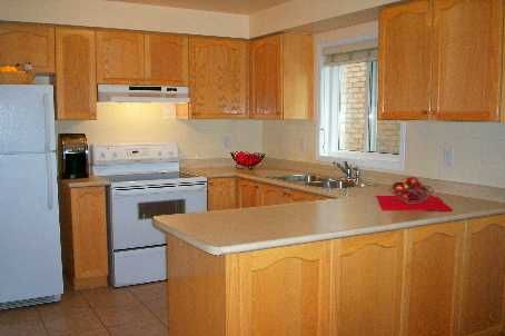 3040 Bentley Dr, Mississauga, L5M6W2 | Image 3