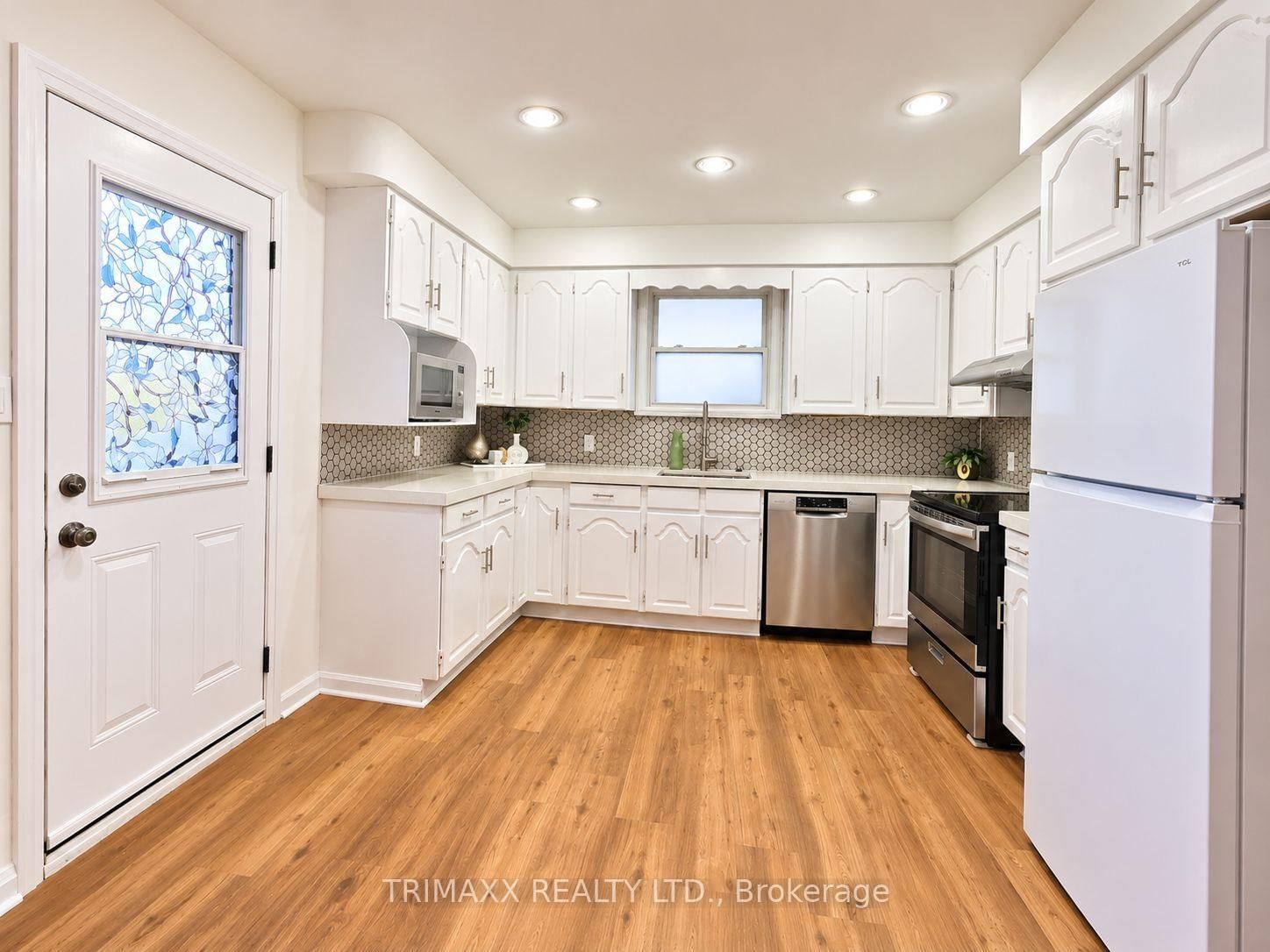 86 Charles Street • Halton Hills, ON photo 6