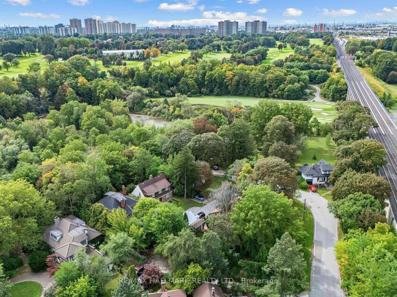 7 Humberview Cres photo 3