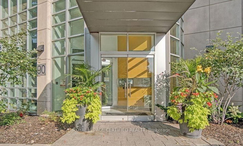 909 - 90 Absolute Avenue