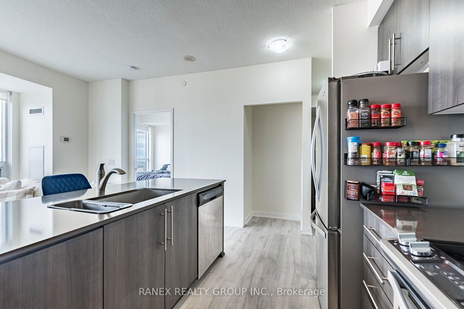 4011 Brickstone Mews • #4405 • Mississauga, ON photo 16