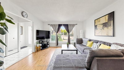 28 Glenvale Boulevard • Brampton, ON photo 4