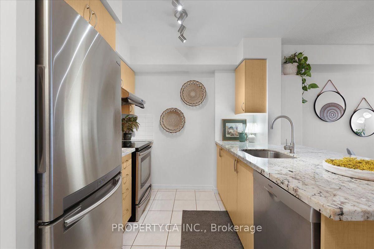 61 Heintzman Street • #822 • Toronto, ON photo 4