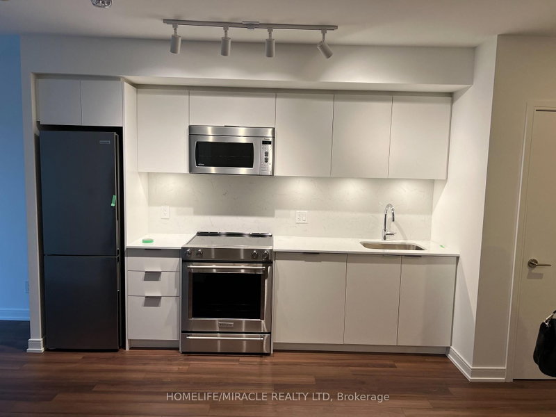 30 Samuel Wood Way N photo 5