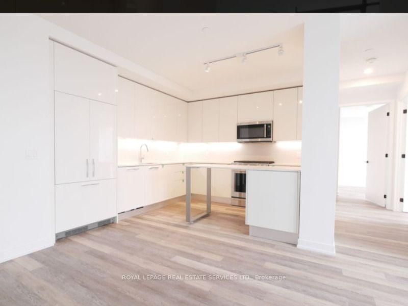 2118 Bloor St W photo 2