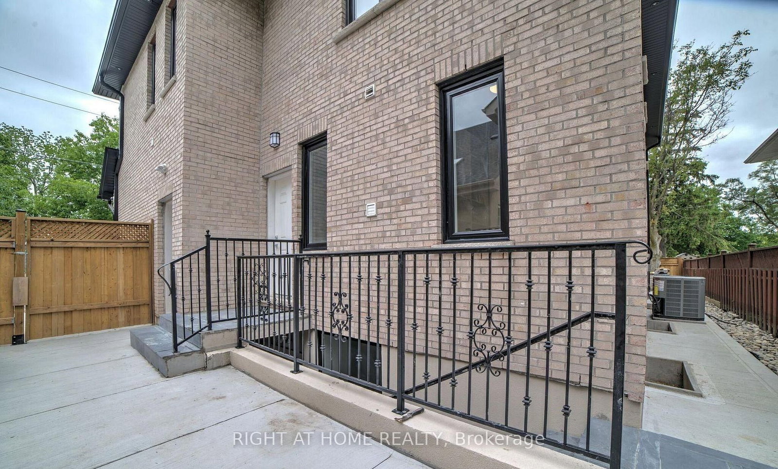 53 Eaglewood Boulevard • Mississauga, ON photo 36