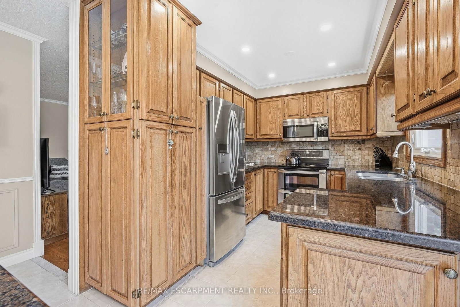 607 CLOVER PARK Crescent • Milton, ON photo 13