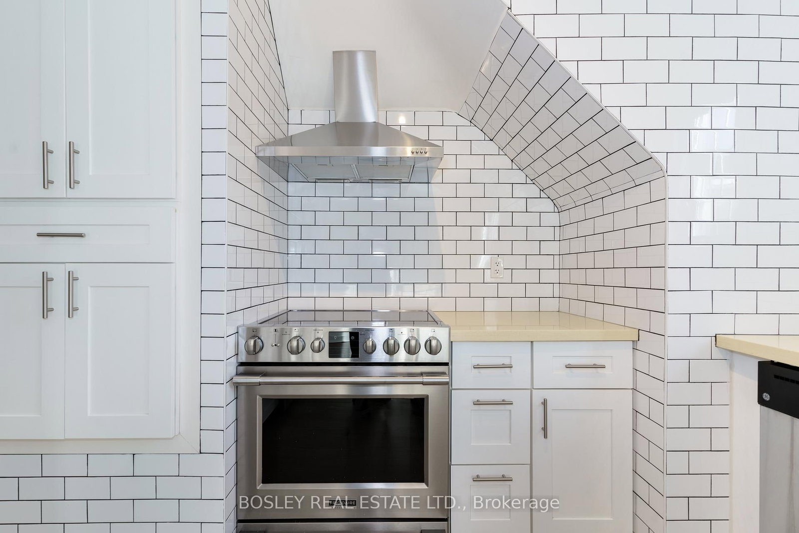 5-308 S Kingsway Rd, Toronto, view 4