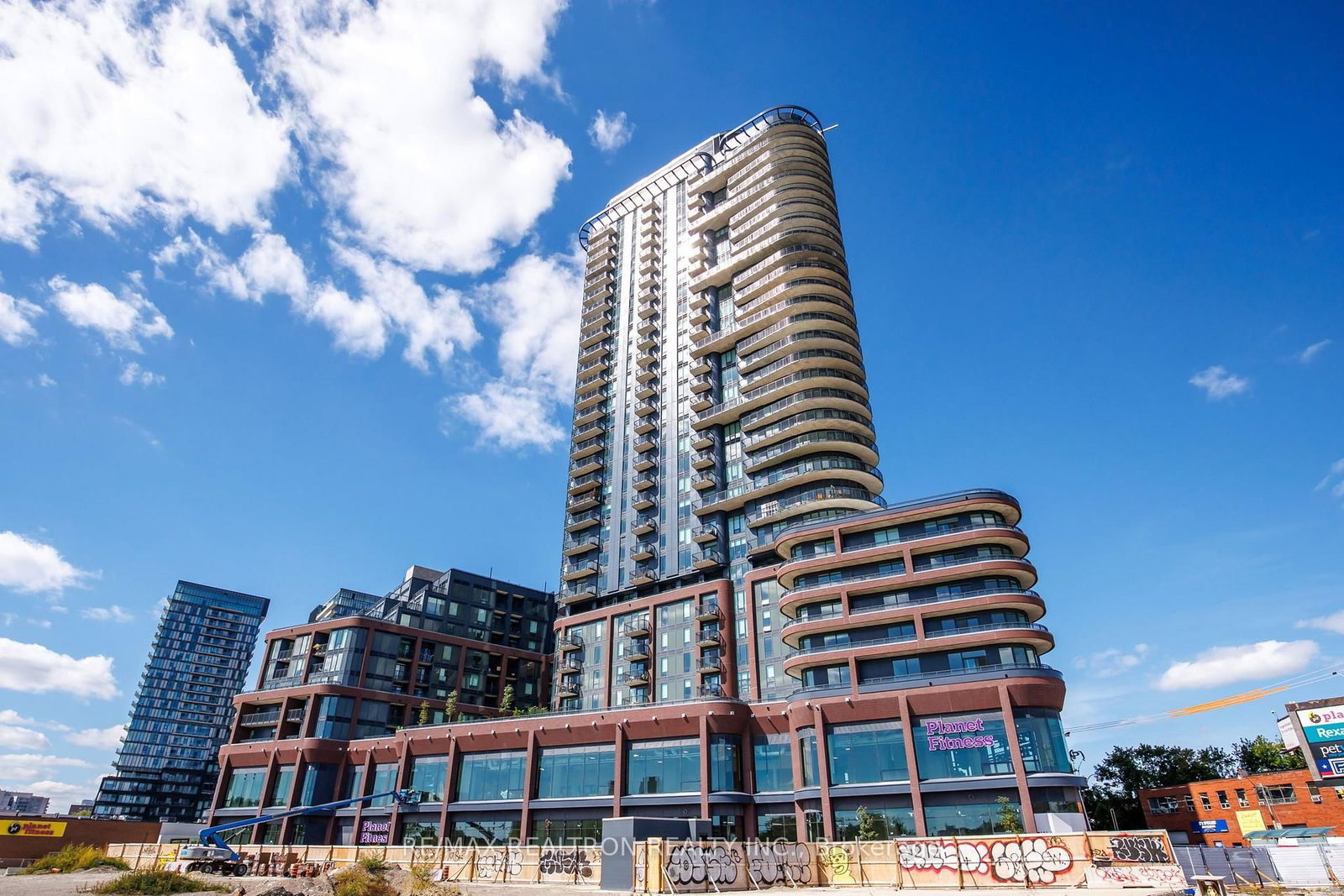 1402-1185 Dupont St, Toronto, view 2