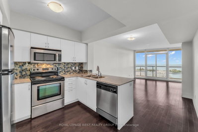 15 Legion Road • #2201 • Toronto, ON photo 8