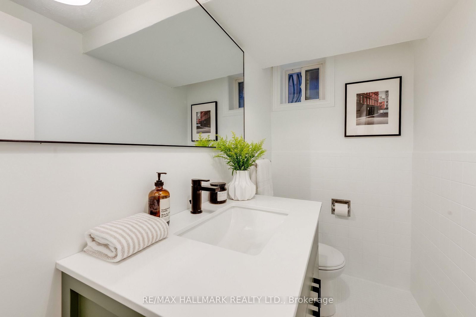 45 Sorauren Avenue • Toronto, ON photo 40