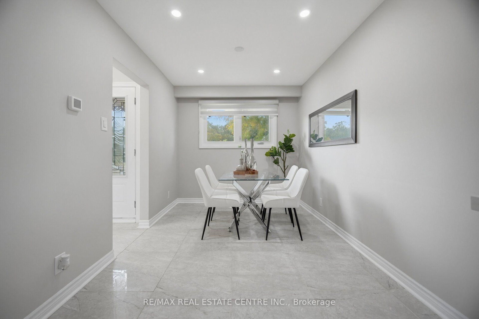 2134 Meadowbrook Road • Burlington, ON photo 11
