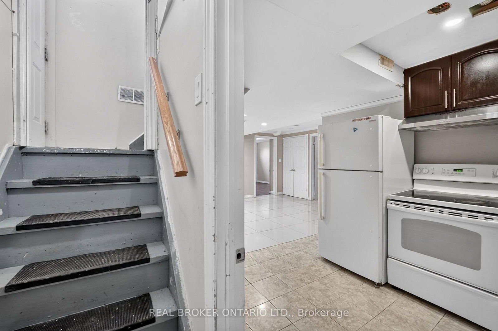 27 Vange Crescent • Toronto, ON photo 25