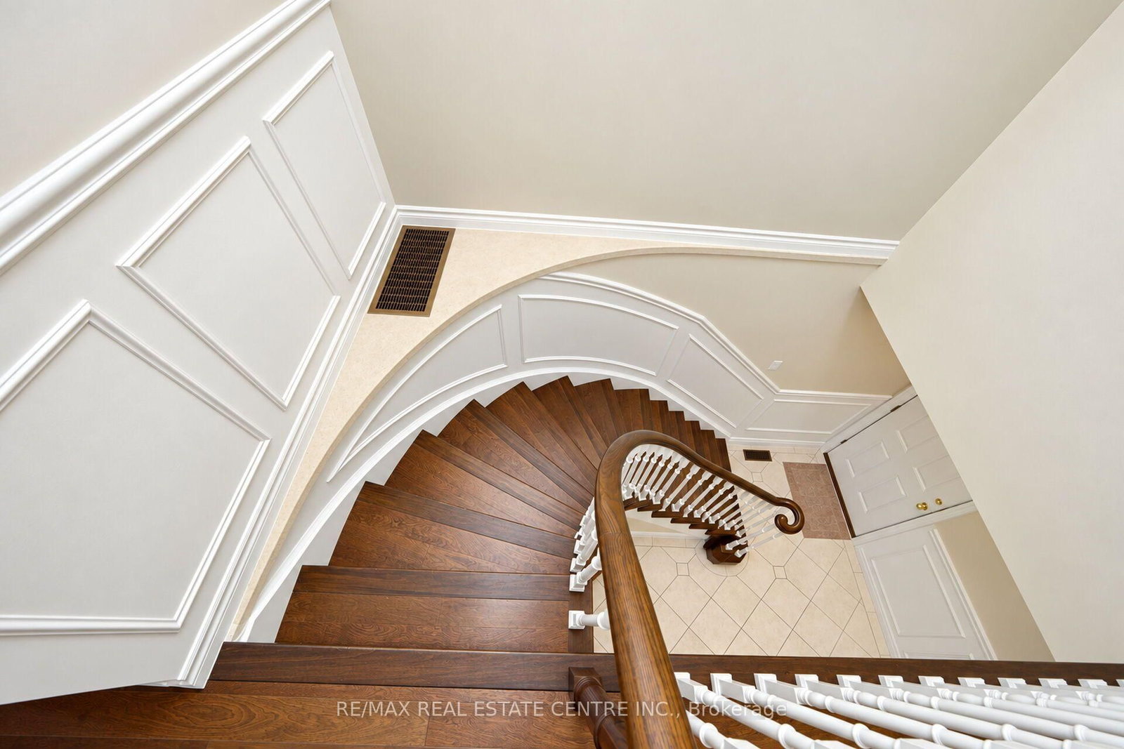 32 Mckinnon Avenue • Halton Hills, ON photo 20