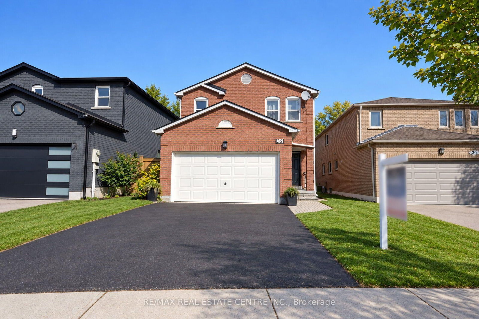 Detached House for sale at 32 Mckinnon Avenue, Halton Hills, Ontario, L7G 5H5 - Georgetown - MLS: W14098074