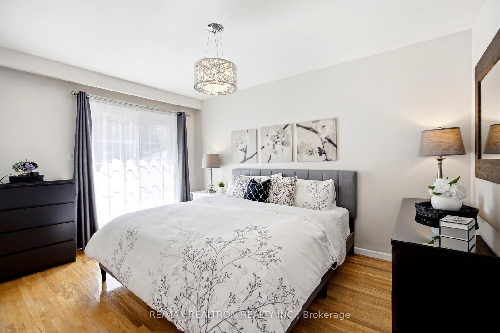 118 Surbray Grove • Mississauga, ON photo 14