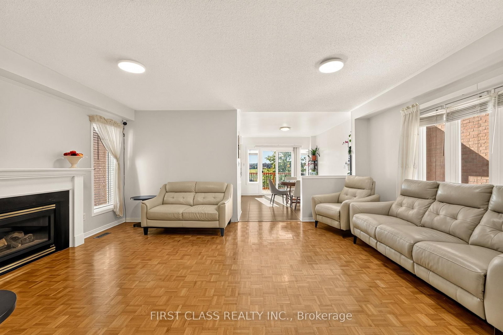 38 Pacific Wind Crescent • Brampton, ON photo 10