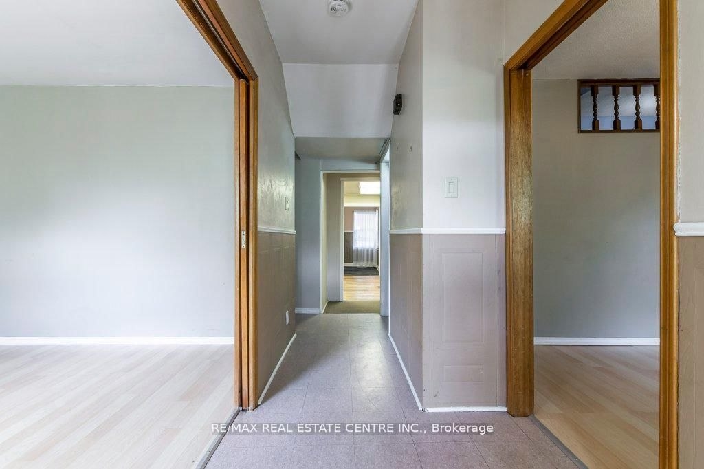 215-217 Queen Street • Milton, ON photo 12