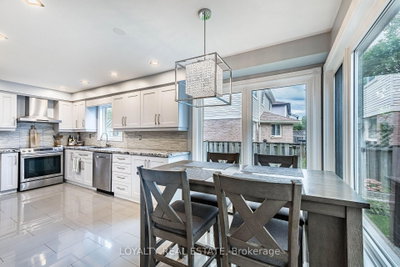 52 Newcastle Crescent • Brampton, ON photo 9