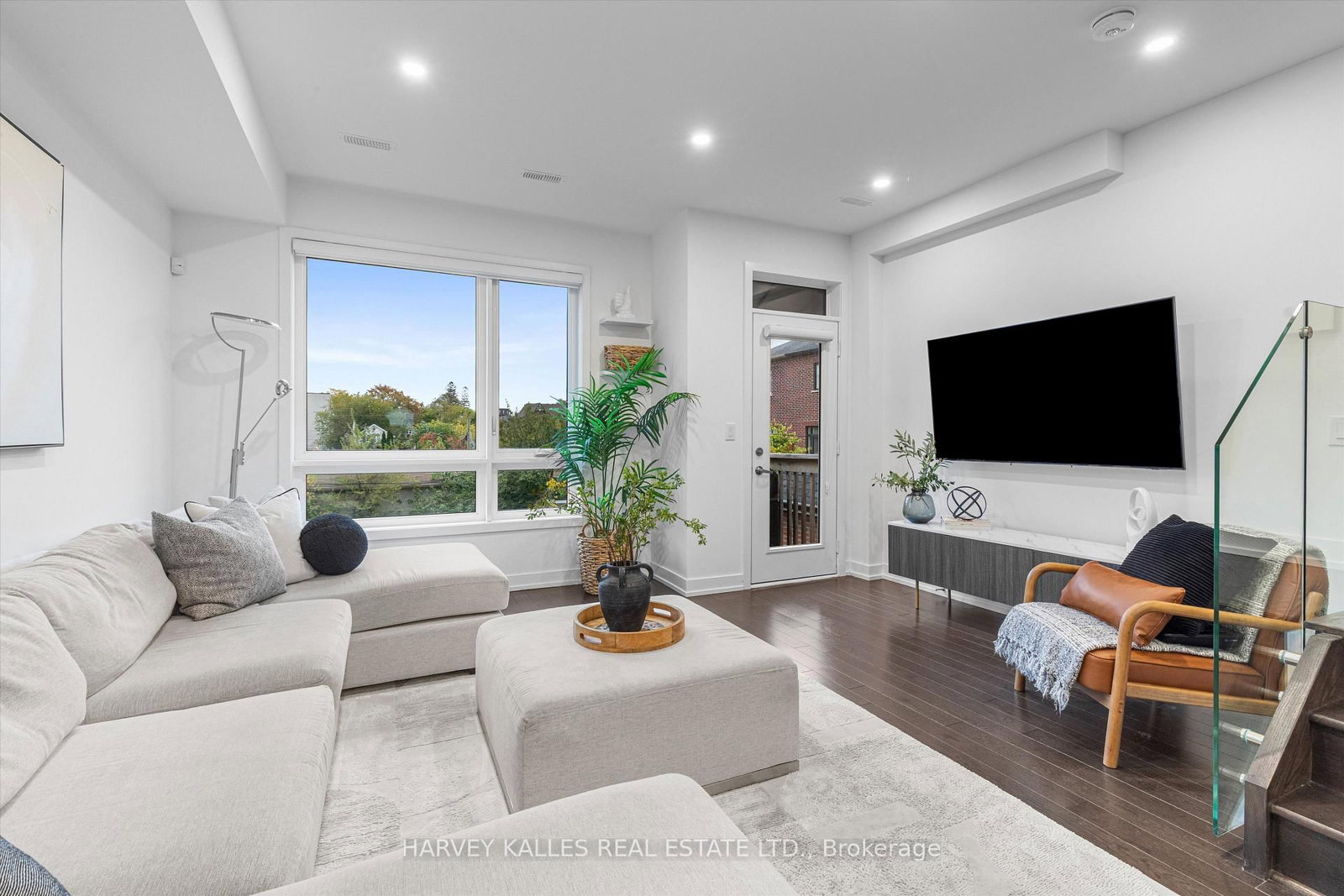 609A Harvie Avenue • Toronto, ON photo 10