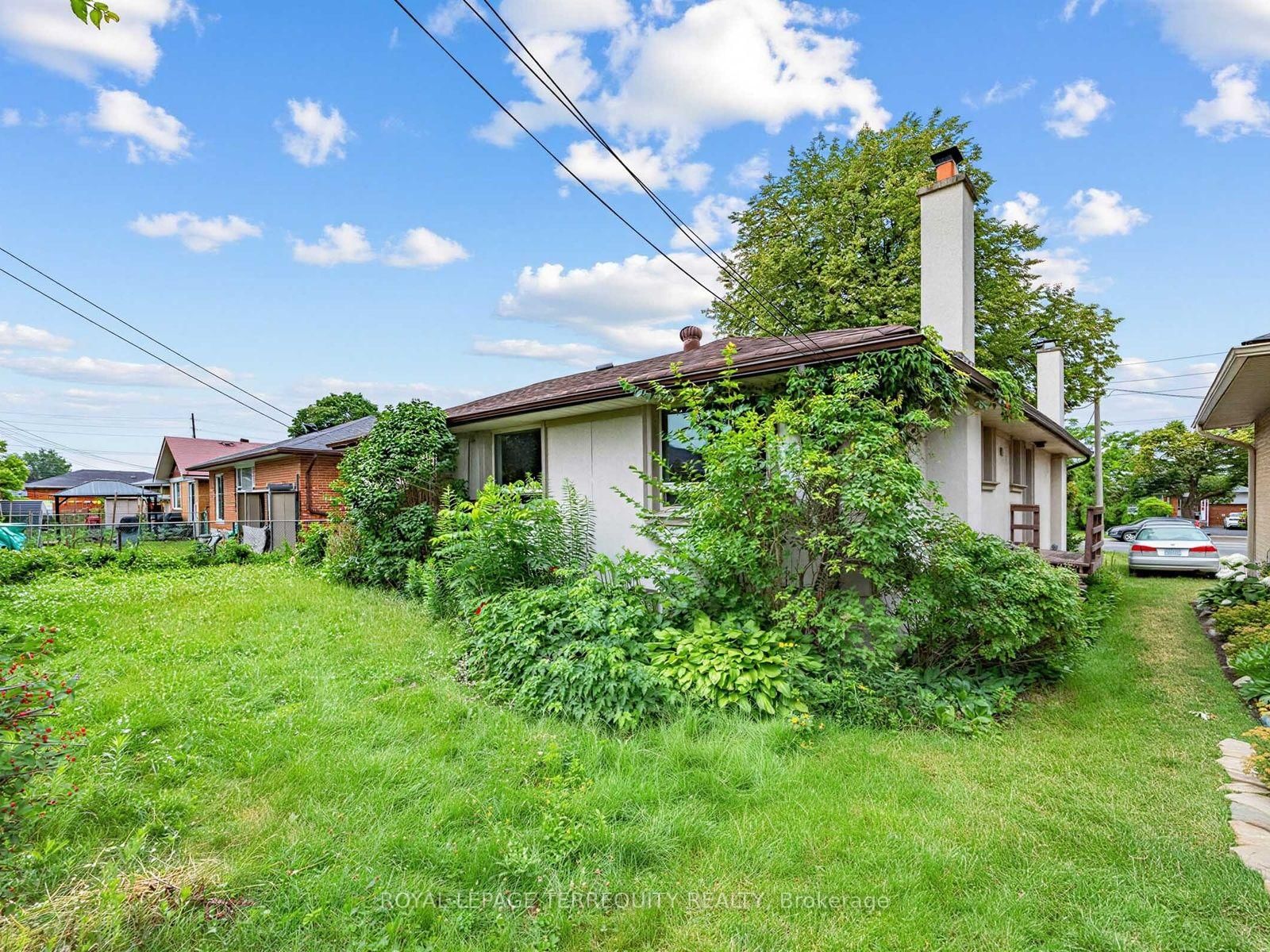 359 Renforth Drive • Toronto, ON photo 29
