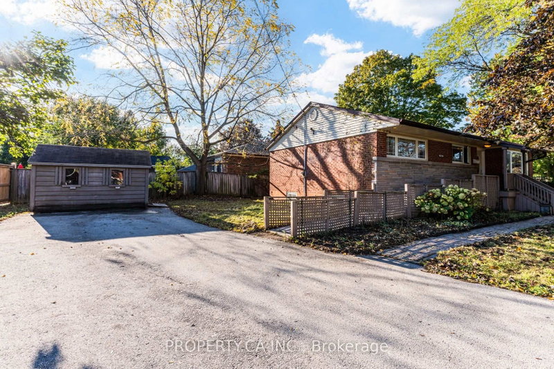 2302 Redfern Road