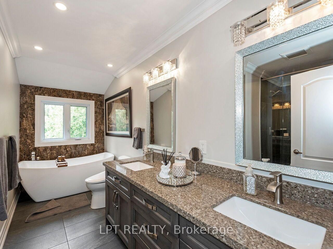 493 Tipperton Crescent • Oakville, ON photo 27